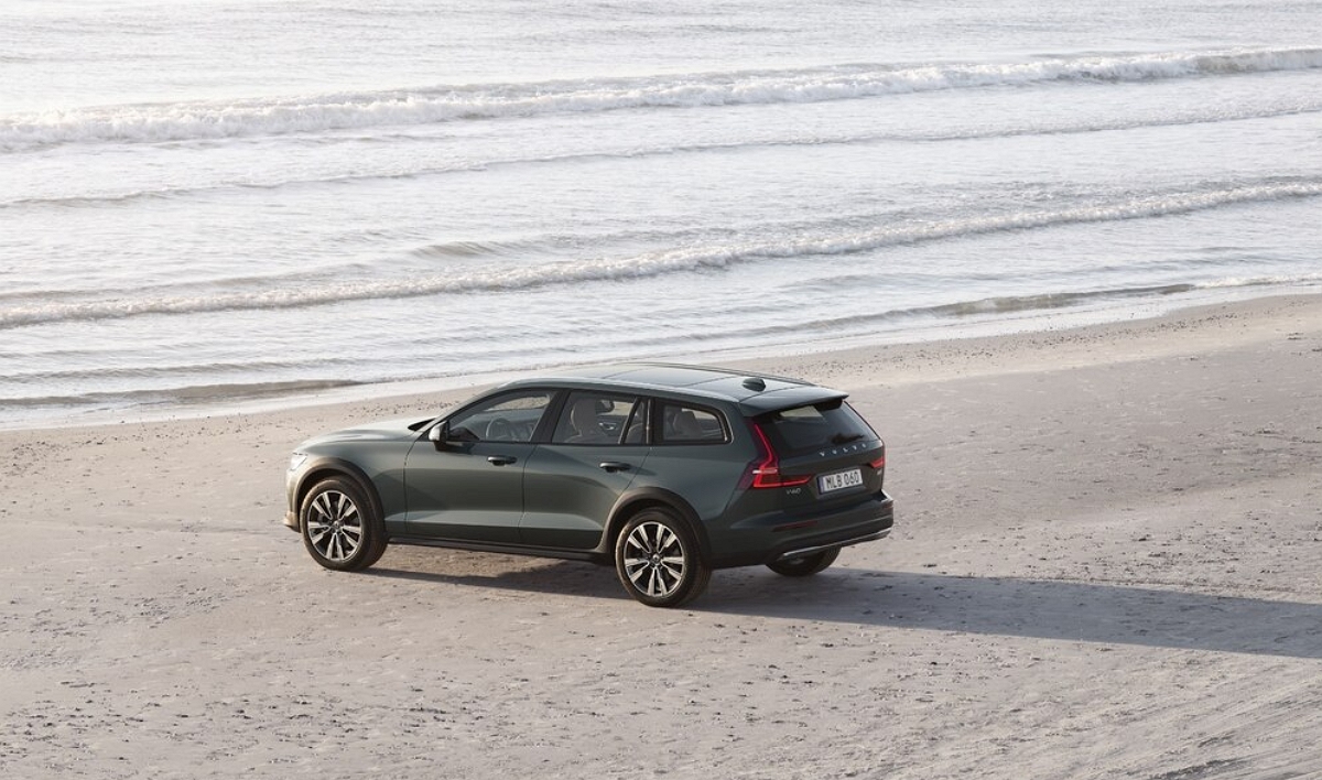 볼보, ‘V60CC 포레스트 레이크 에디션’ 온라인 한정 판매